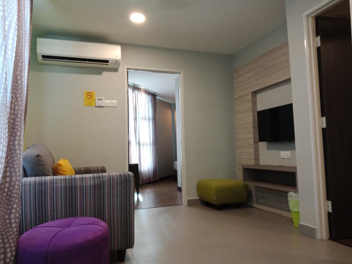 Lemon 8 Boutique @
