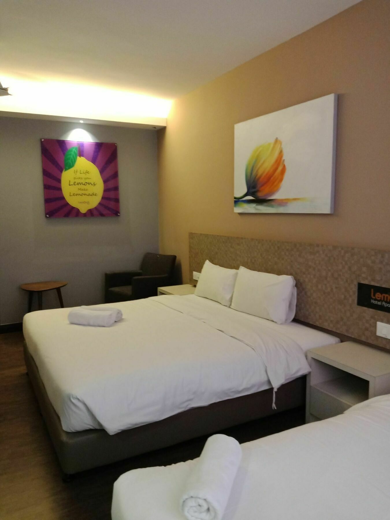 Lemon 8 Boutique @ Hotel 3*