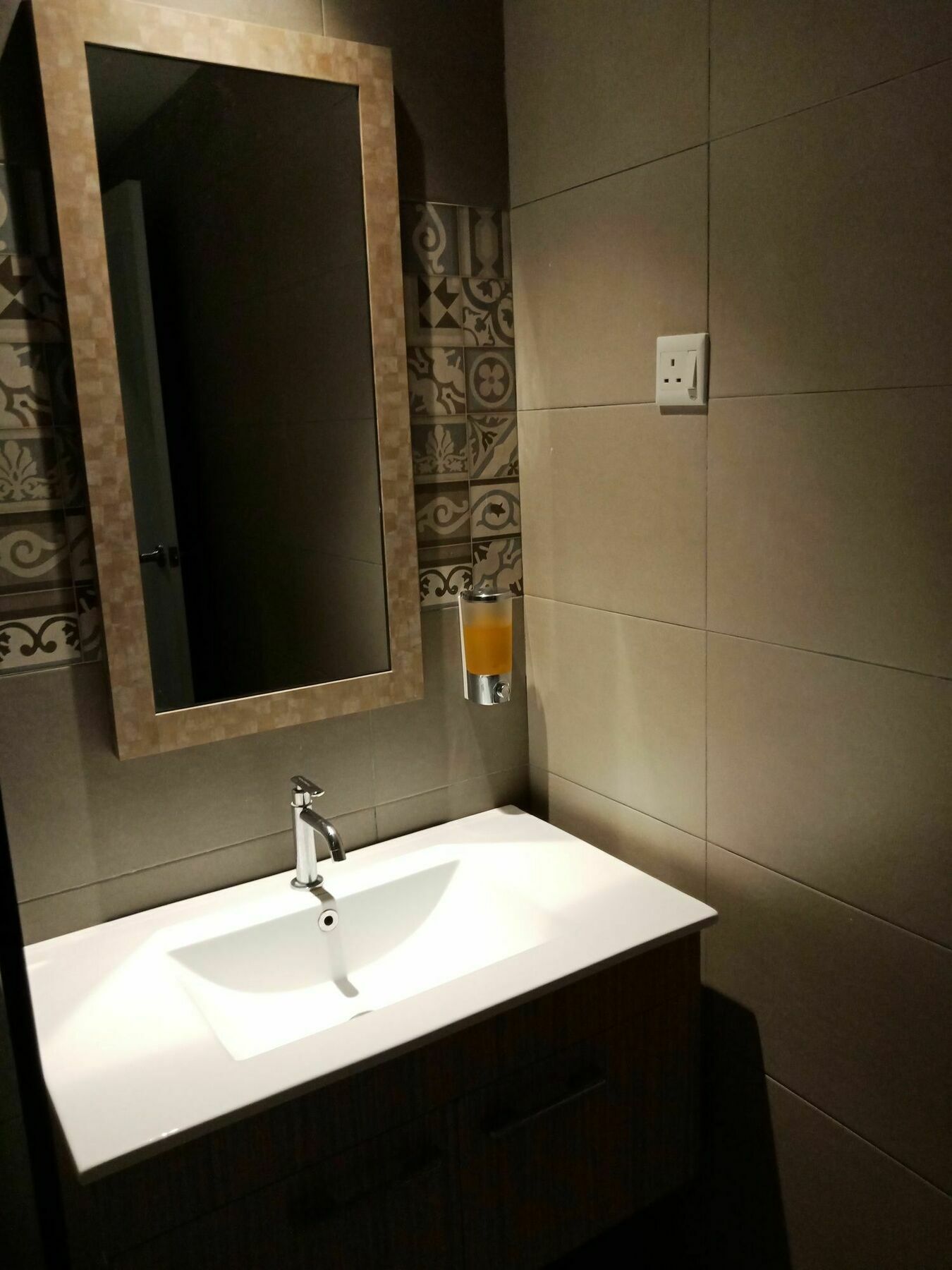Lemon 8 Boutique @ Hotel 3*